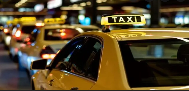  القبض على سائق سيارة 'تاكسي' حاول تحويل وجهة طفل